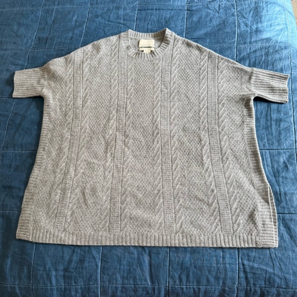 Cynthia Rowley 2 Ply Cashmere Gray Oversized Cable Knit Sweater Cape Size XS/S - Picture 1 of 8